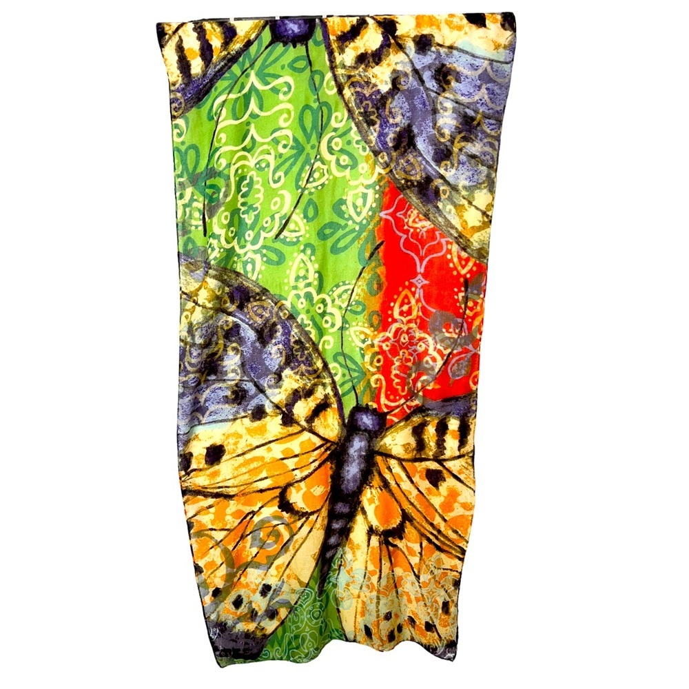 🔥🔥SUSAN WINGET SCARF 100% POLY BEAUTIFUL COLORS THAT CAN BE WORN YEAR ROUND.